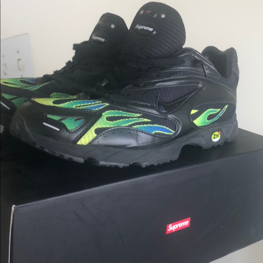 Supreme Spectrum Plus (Black)